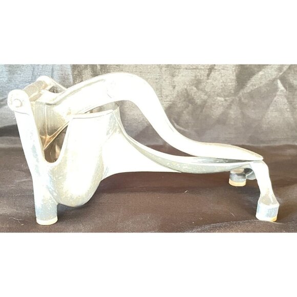 Vintage WEAR-EVER 1936 Aluminum Citrus Juicer Press Squeezer Kitchen Tool USA - Picture 8 of 9